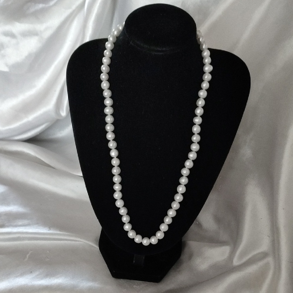 LOW START New Genuine White Pearl Necklace New In Box 925 Clasp